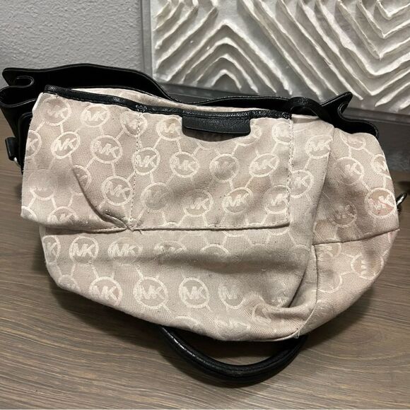 Michael Kors Black Hamilton Slouch Satchel Pebbled Soft Leather Silver Padlock - Picture 9 of 16